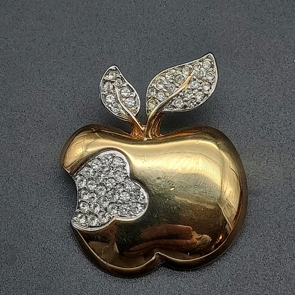 Signed Keyes Gold Tone Apple Rhinestone Brooch Teacher Gift Vintage Costume - Picture 1 of 10